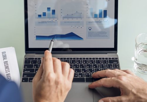 Business Brainstorming Graph Chart Report Data Concept mise en oeuvre et déploiement